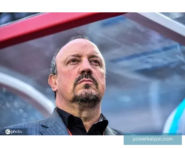 贝尼特斯在利物浦时期表现稳健，帮助球队夺得重要荣誉。